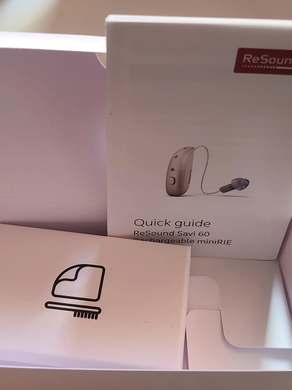 RESOUND SAVI LEFT Hearing Aid NEW OPENED BOX. COMES WITH EVERYTHING!